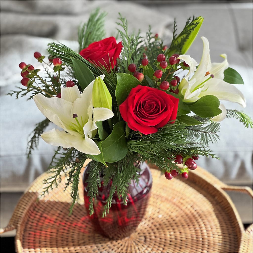 Evergreen Delight Bouquet – Springerville Flower Shop, Springerville AZ