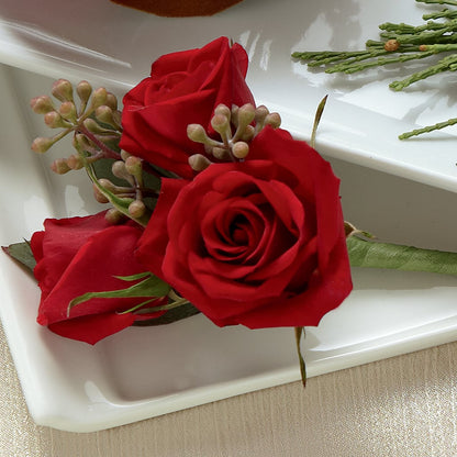 Red Spray Rose Boutonniere –  Springerville Flower Shop, Springerville AZ